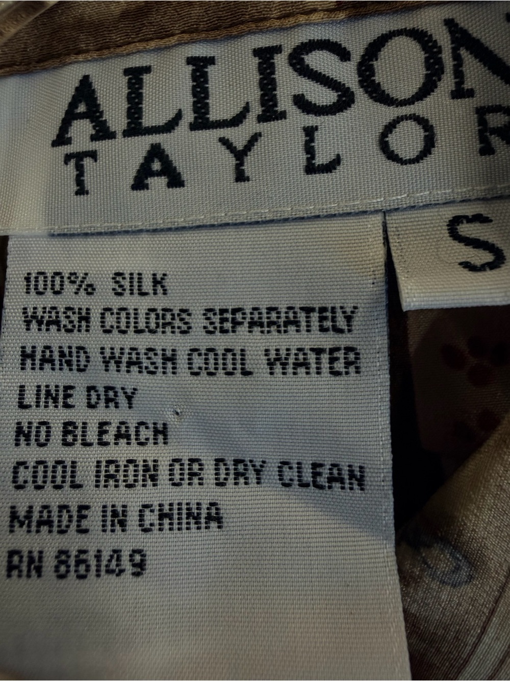 Vintage Allison Taylor Bookcase Print-rare art design button-up  100% Silk S - Picture 5 of 5